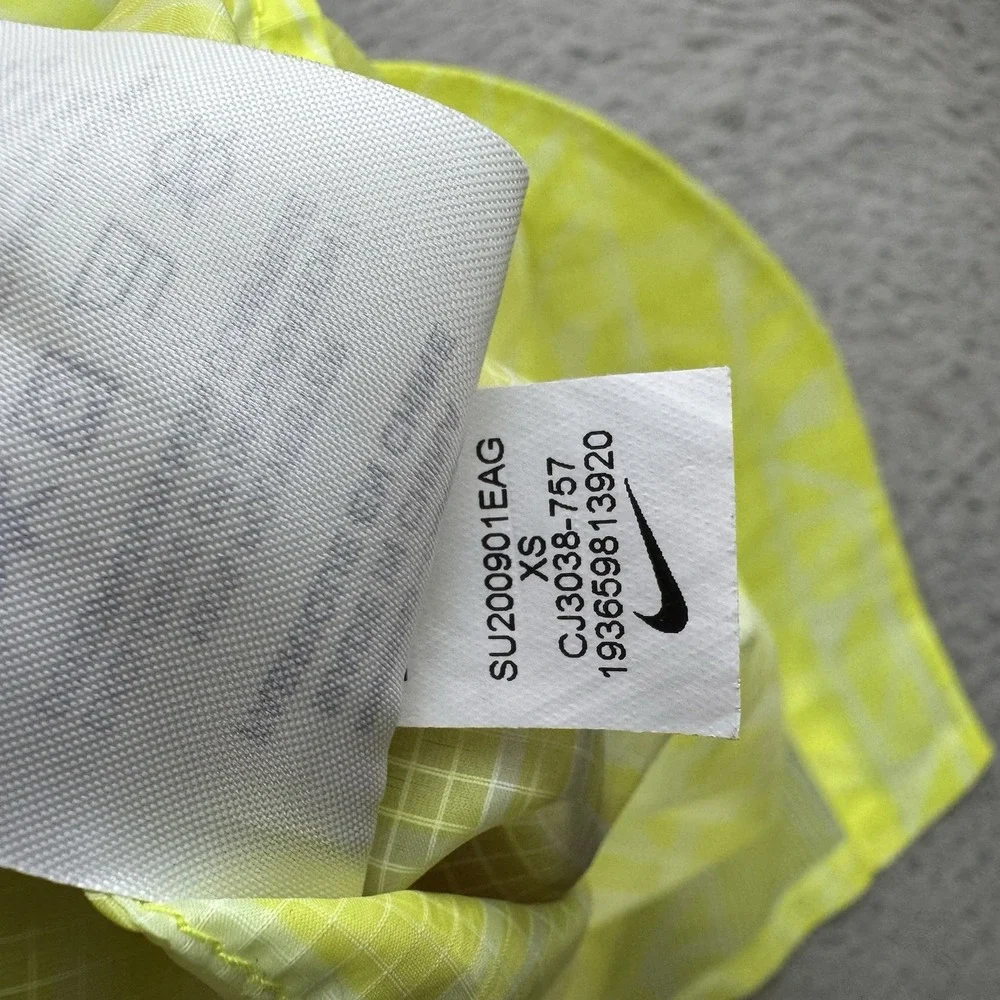 Nike Sportswear Indio Woven Jacket‎ in Lemon Venom/Black Womens Xs Lightweight